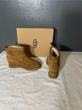 UGG Chestnut Suede Short Wedge Boot